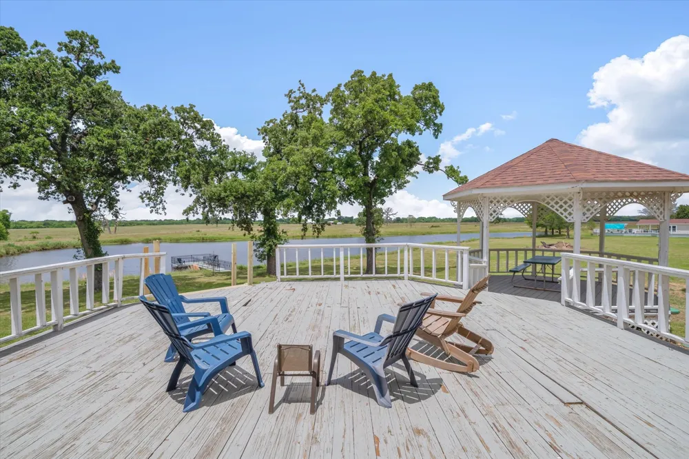 2364 VZ County Road 2128 Wills Point, TX 75169