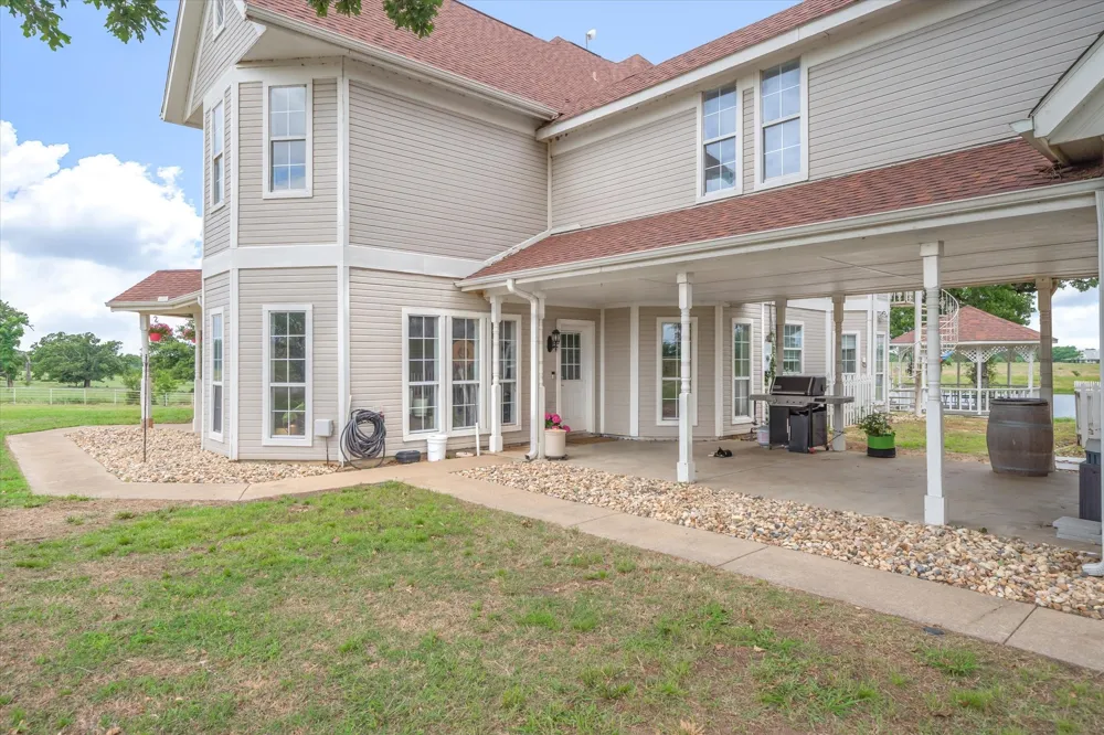 2364 VZ County Road 2128 Wills Point, TX 75169