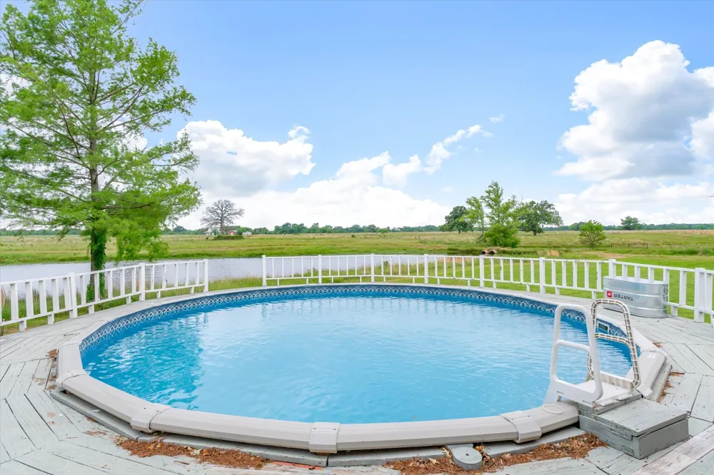 2364 VZ County Road 2128 Wills Point, TX 75169