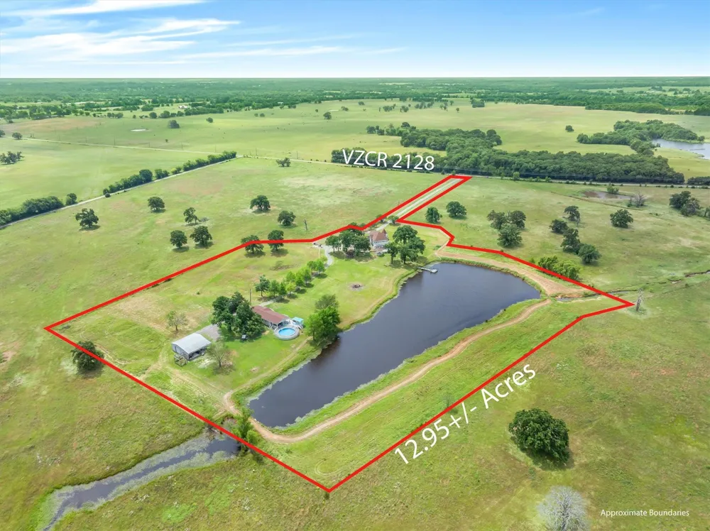 2364 VZ County Road 2128 Wills Point, TX 75169