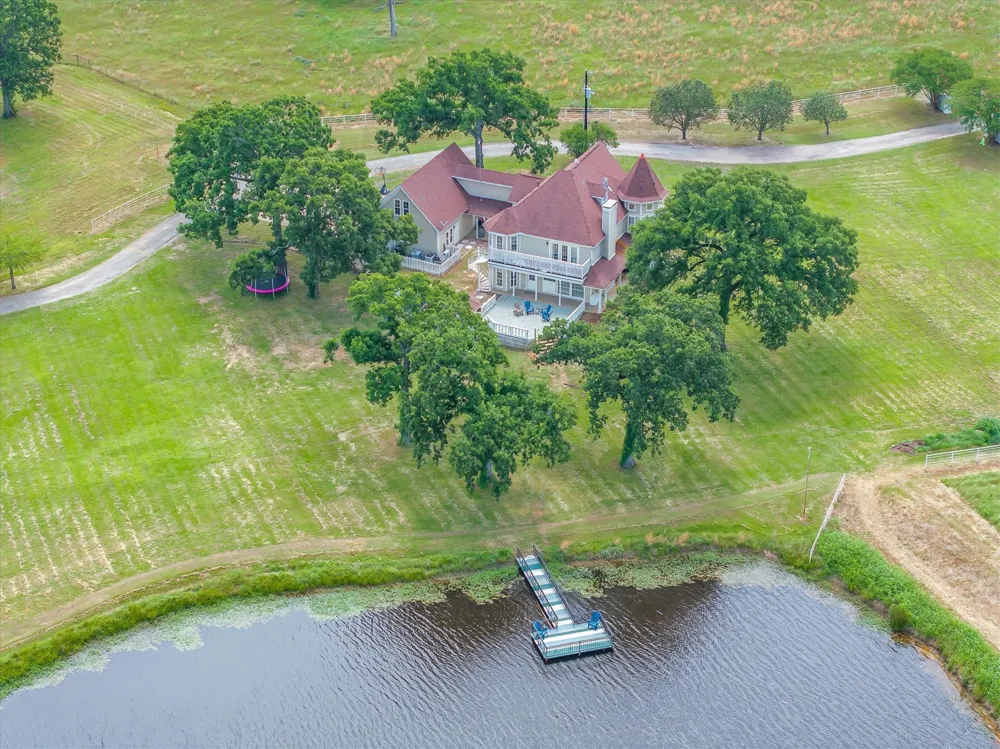 2364 VZ County Road 2128 Wills Point, TX 75169