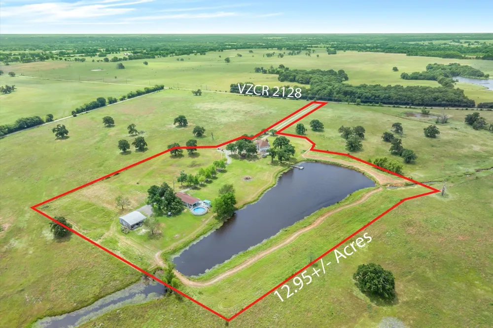2364 VZ County Road 2128 Wills Point, TX 75169