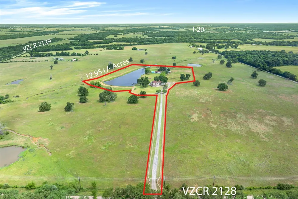 2364 VZ County Road 2128 Wills Point, TX 75169