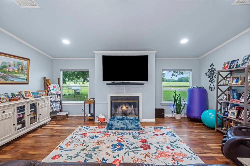 2364 VZ County Road 2128 Wills Point, TX 75169