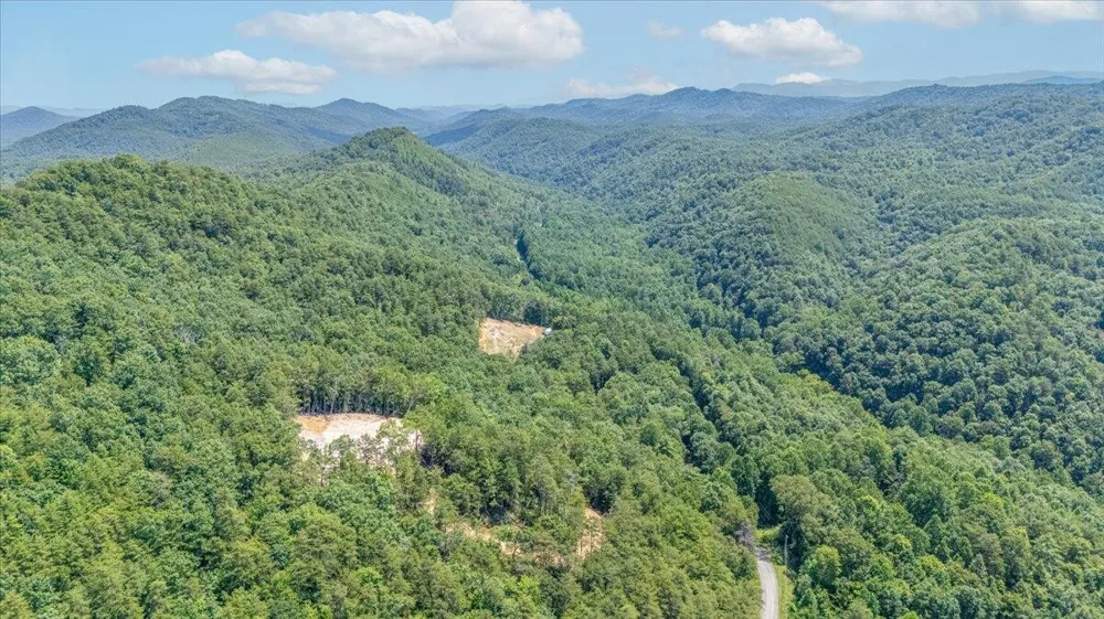 1200 Steer Creek Road Tellico Plains, TN 37385