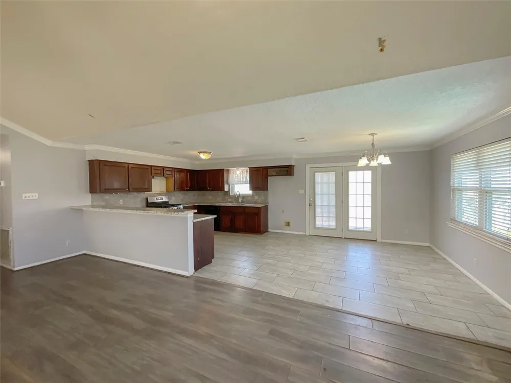 502 Oakdale Street Shoreacres, TX 77571