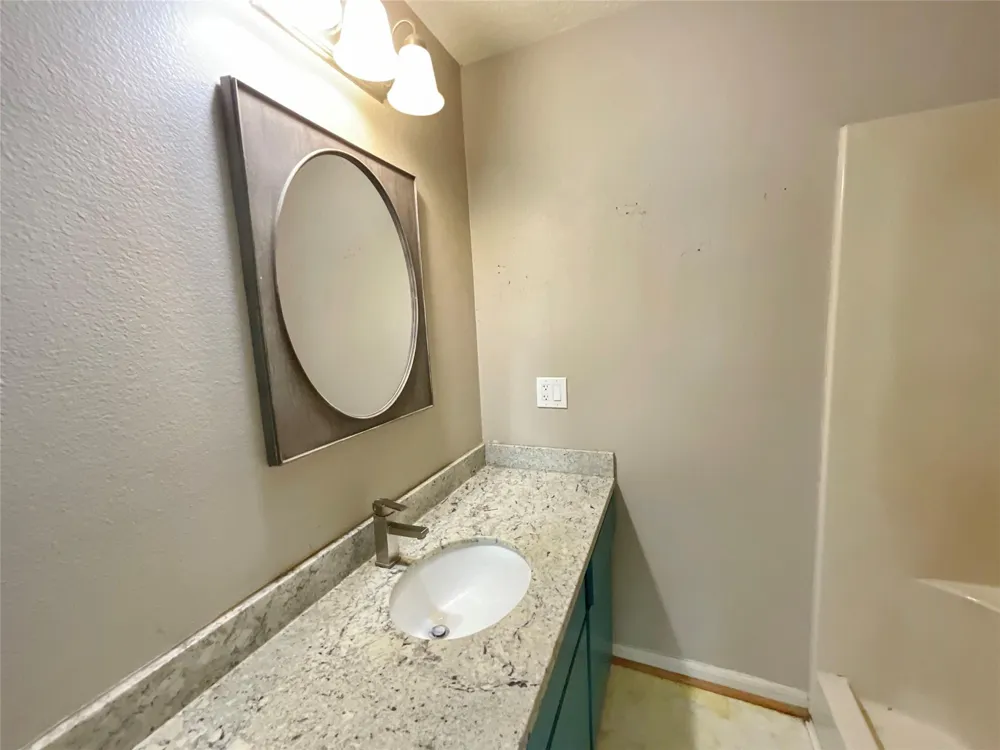 502 Oakdale Street Shoreacres, TX 77571