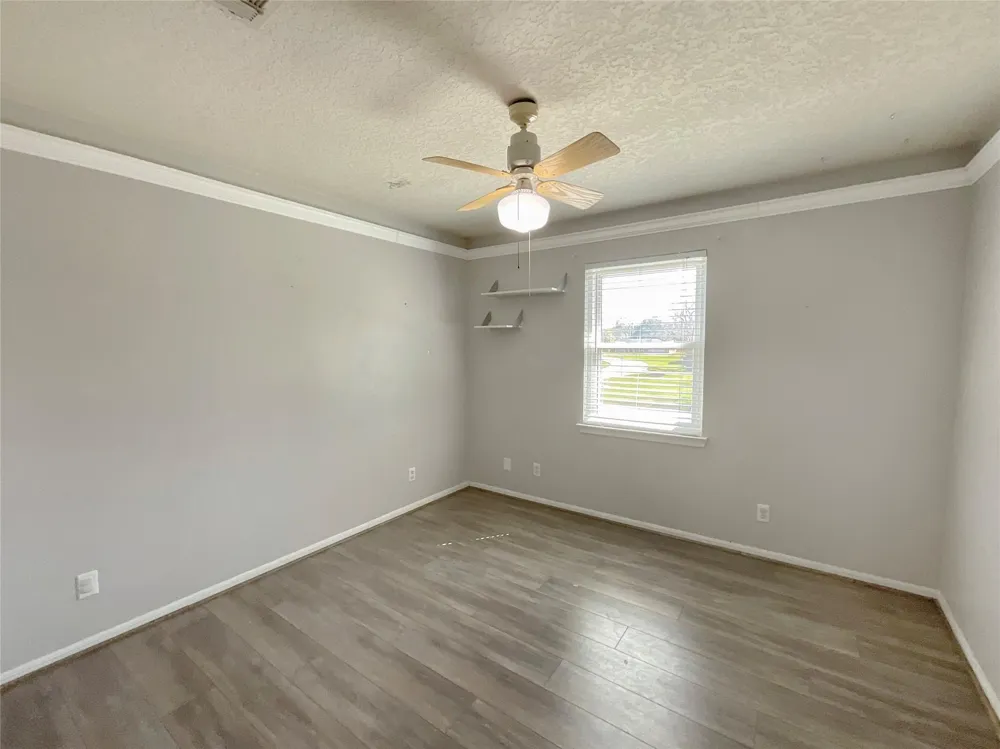 502 Oakdale Street Shoreacres, TX 77571