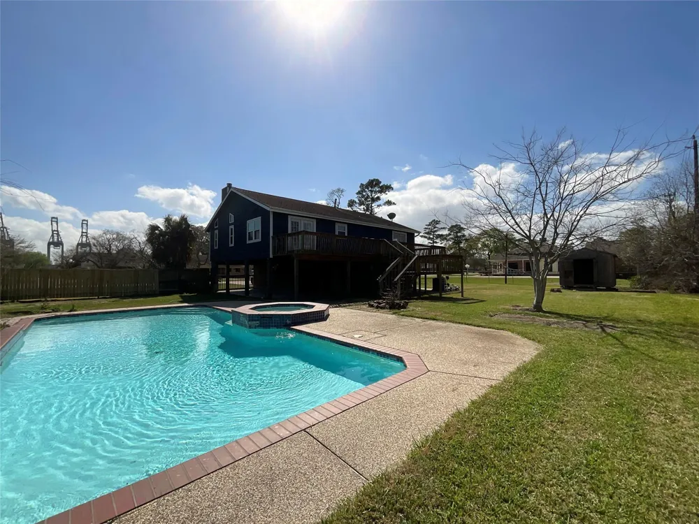 502 Oakdale Street Shoreacres, TX 77571