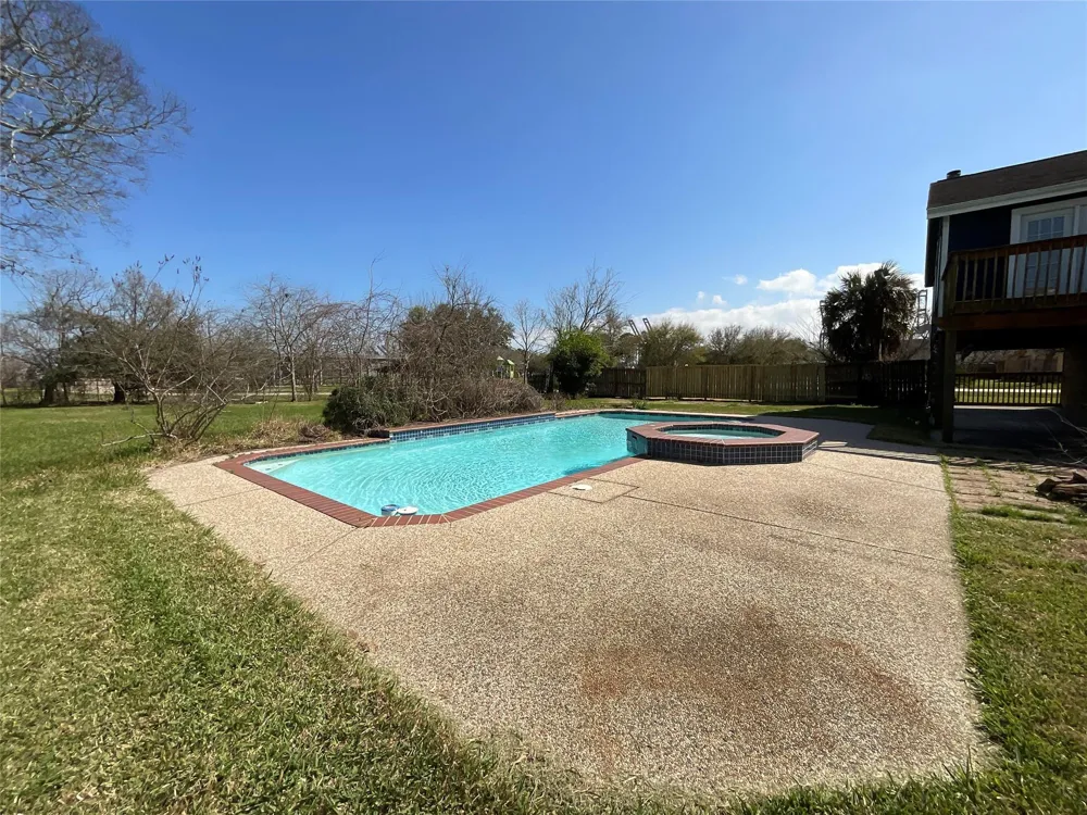 502 Oakdale Street Shoreacres, TX 77571