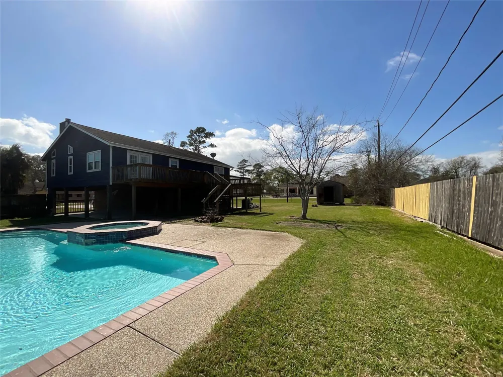 502 Oakdale Street Shoreacres, TX 77571