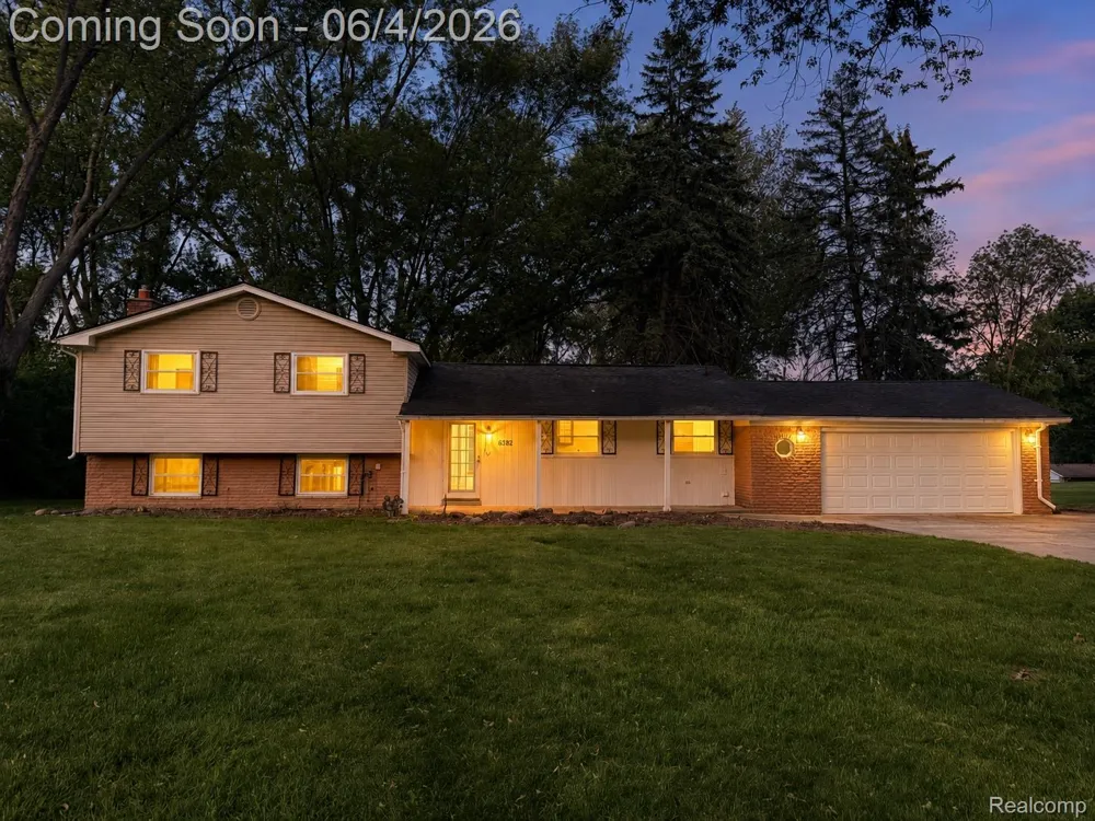 6382 Houghten Drive Troy City, MI 48098
