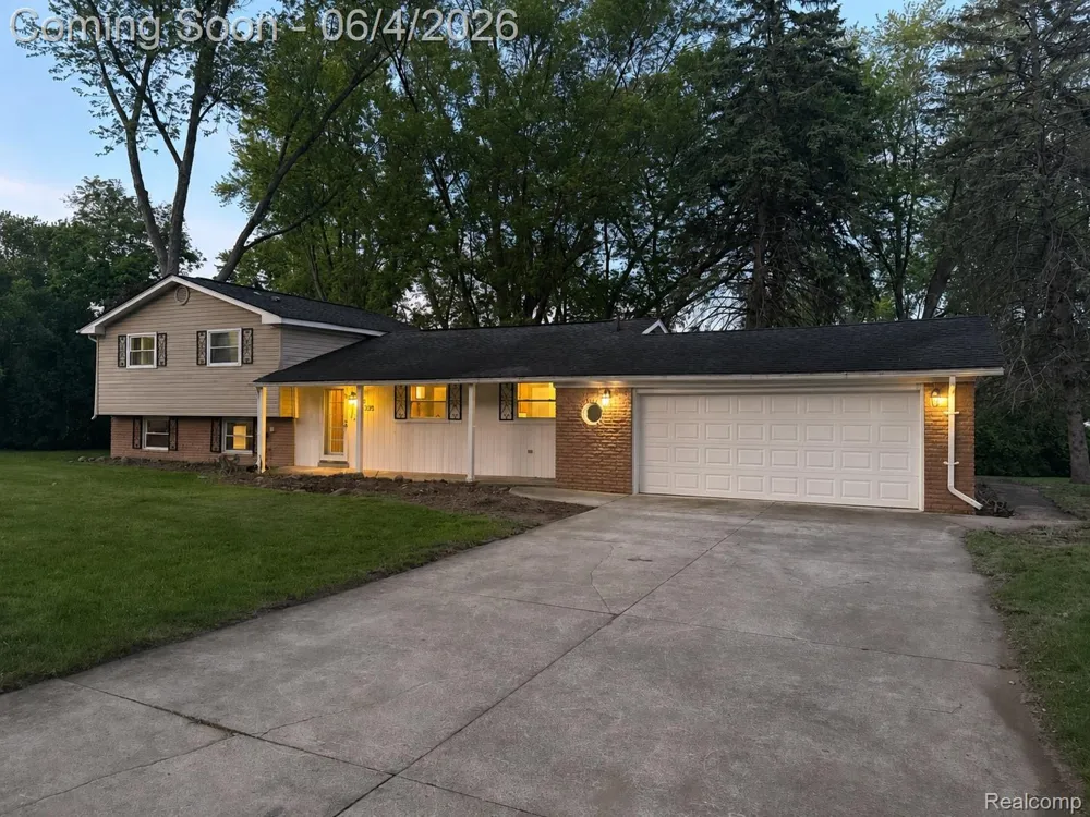 6382 Houghten Drive Troy City, MI 48098