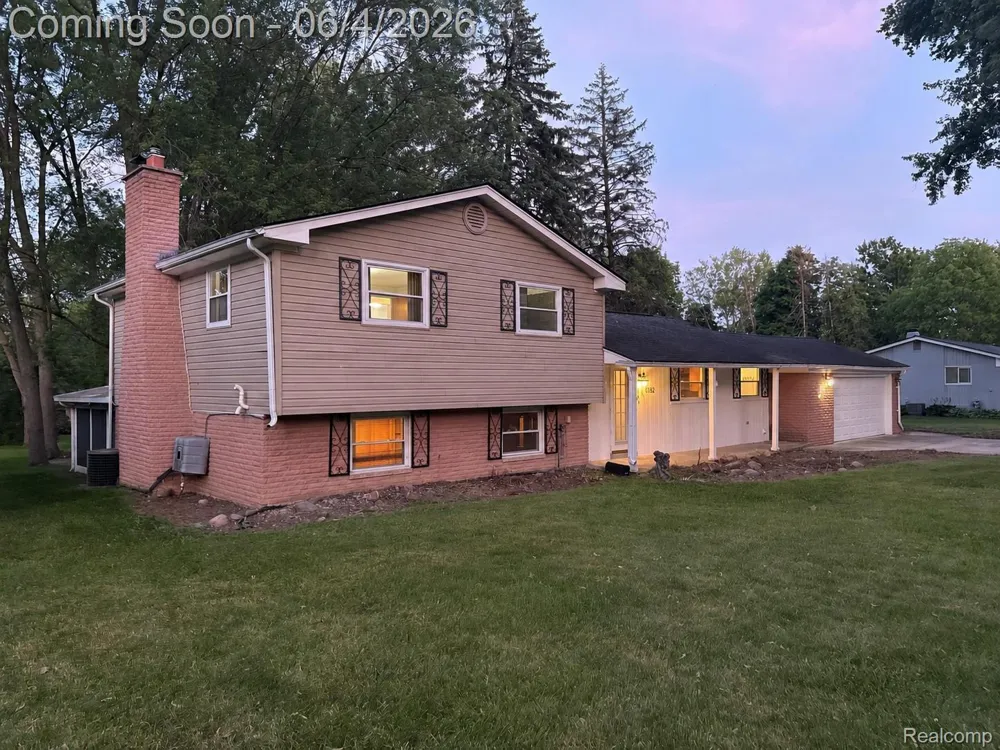 6382 Houghten Drive Troy City, MI 48098