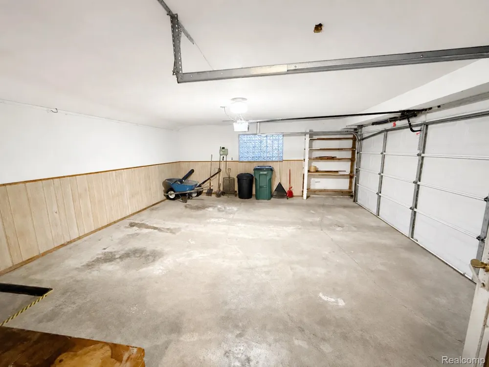 6382 Houghten Drive Troy City, MI 48098