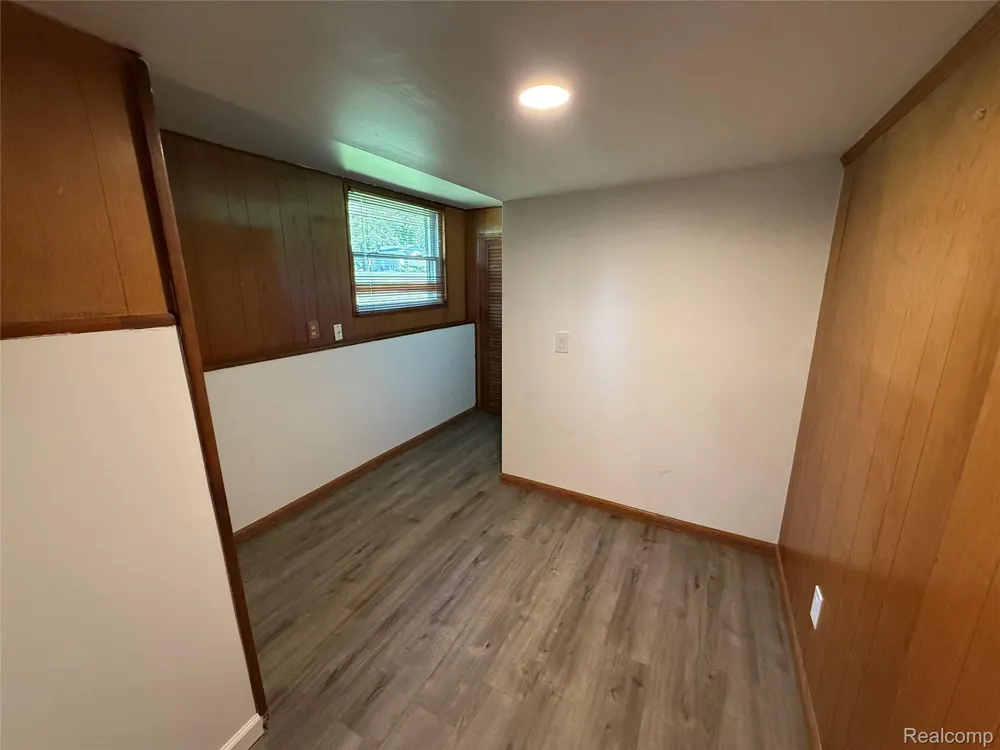 6382 Houghten Drive Troy City, MI 48098
