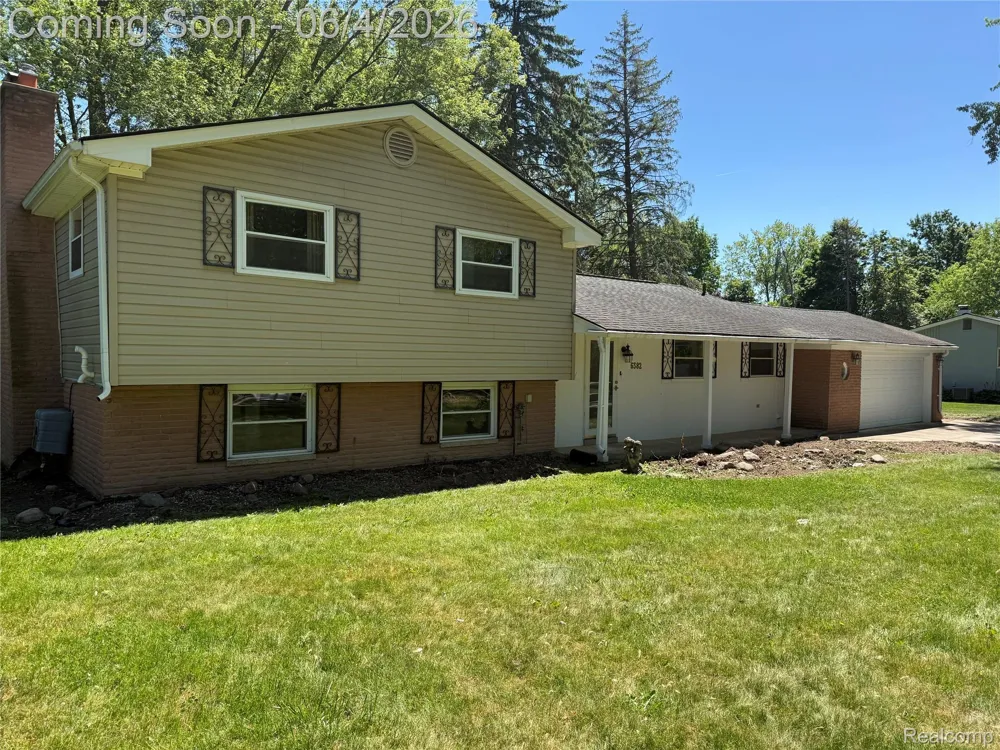 6382 Houghten Drive Troy City, MI 48098