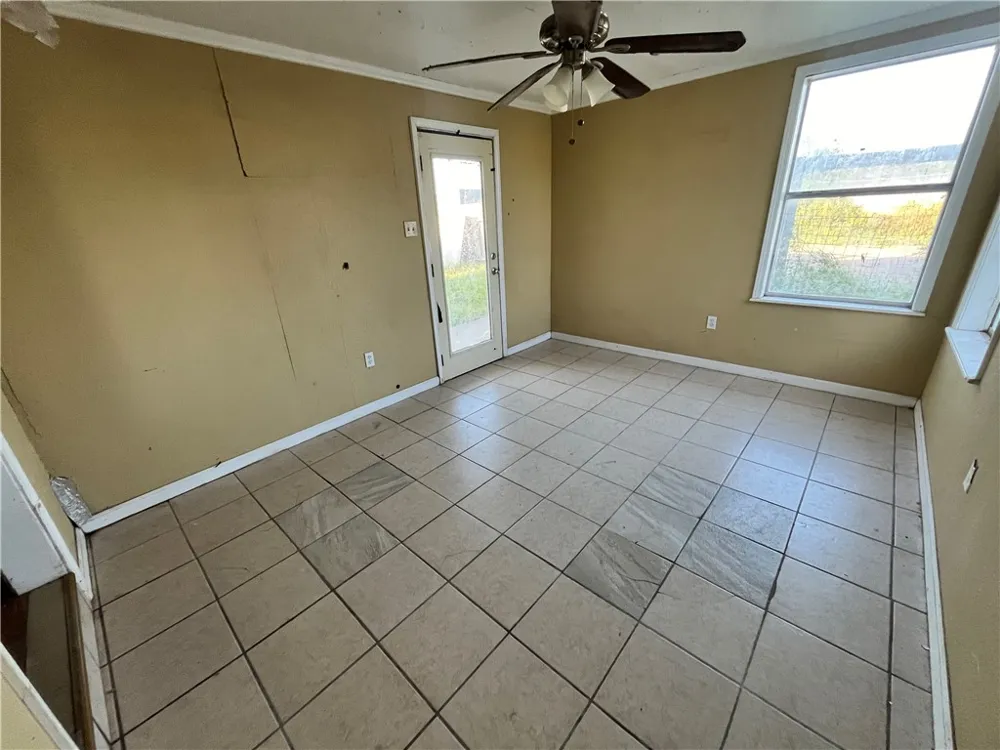 602 Richard Cruz Street Freer, TX 78357