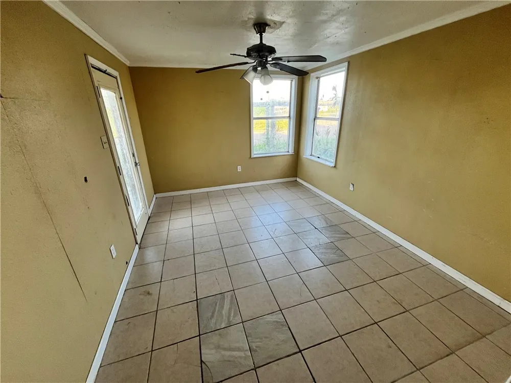 602 Richard Cruz Street Freer, TX 78357