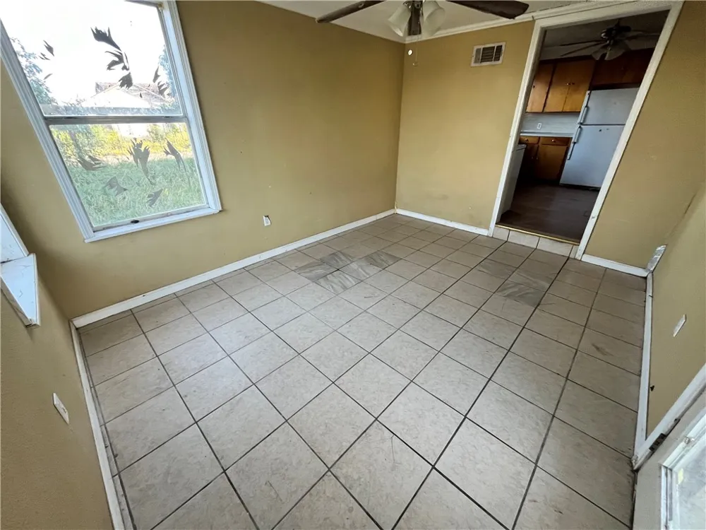 602 Richard Cruz Street Freer, TX 78357