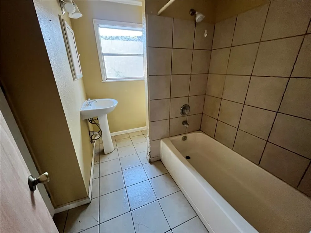 602 Richard Cruz Street Freer, TX 78357