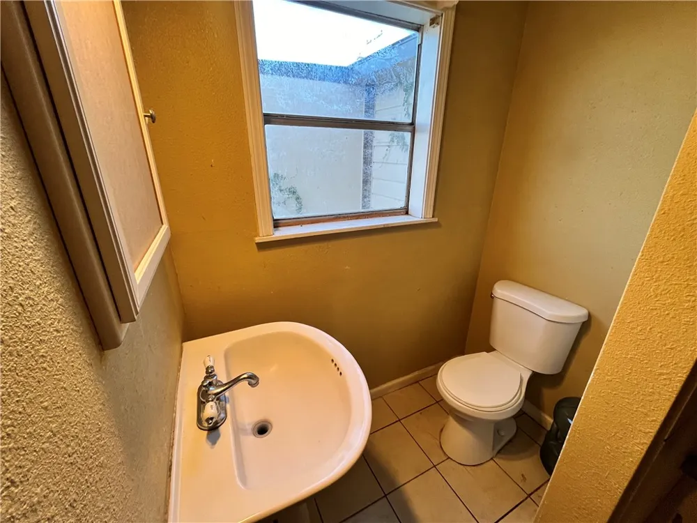 602 Richard Cruz Street Freer, TX 78357