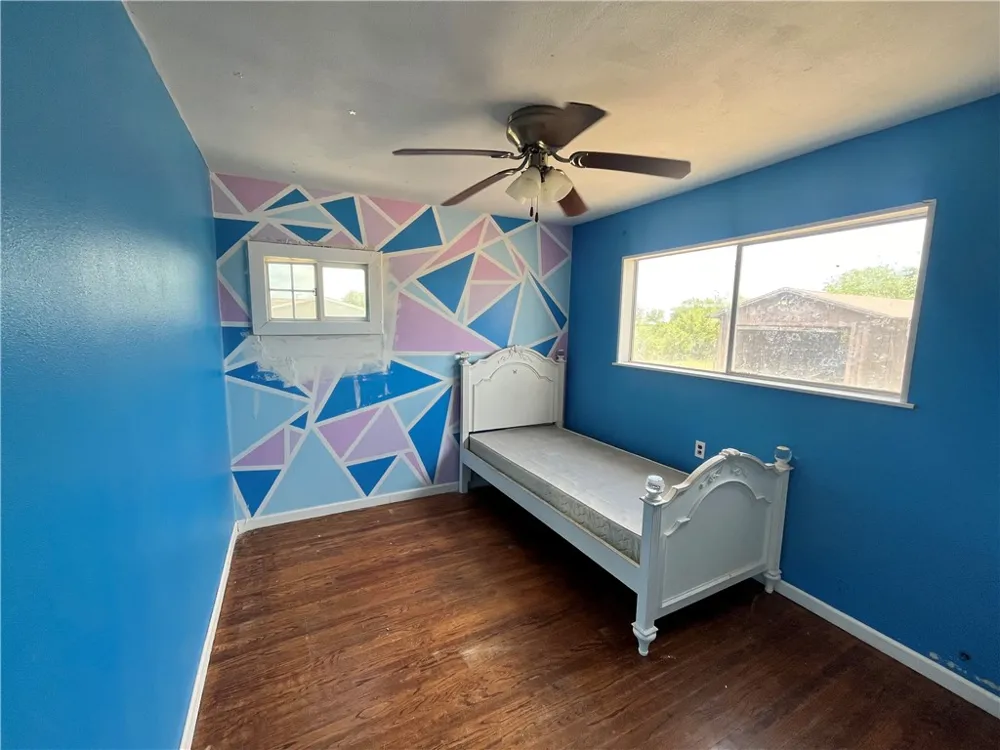 602 Richard Cruz Street Freer, TX 78357
