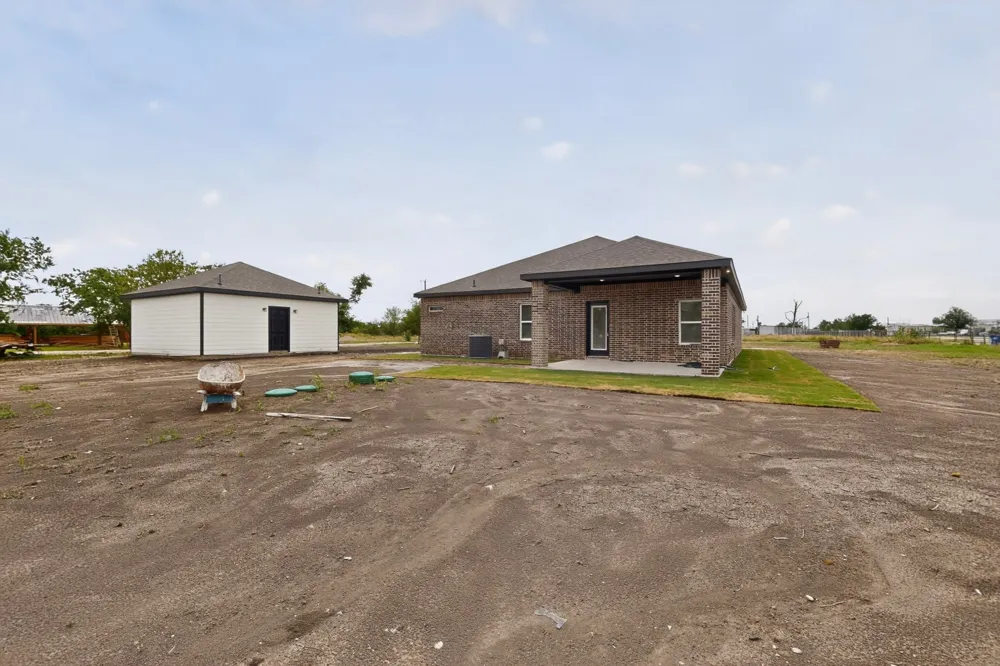 749 J L DRIVE Valley View, TX 76272