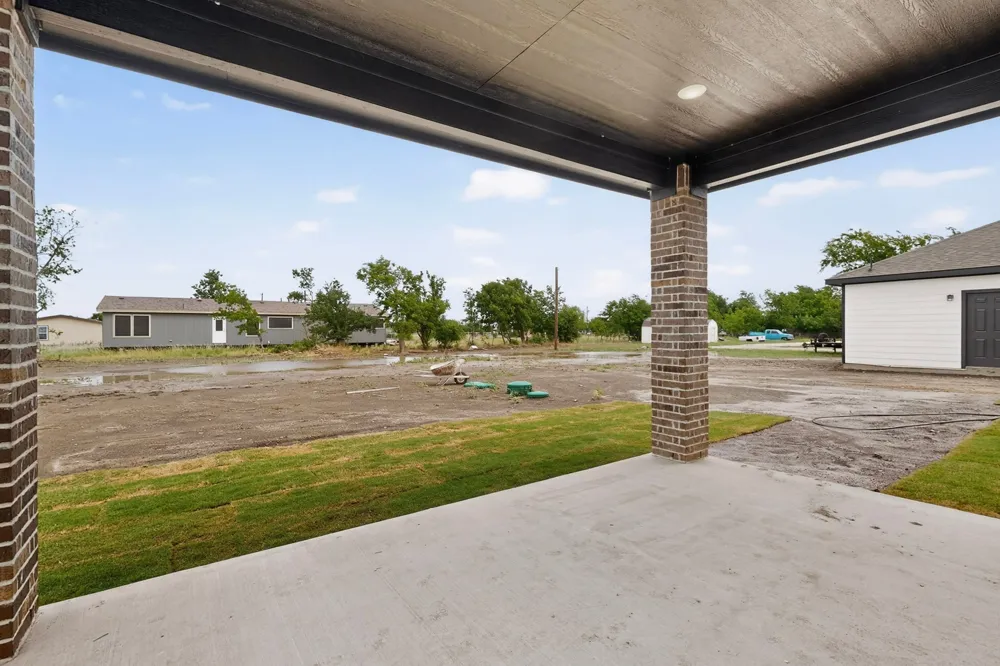 749 J L DRIVE Valley View, TX 76272