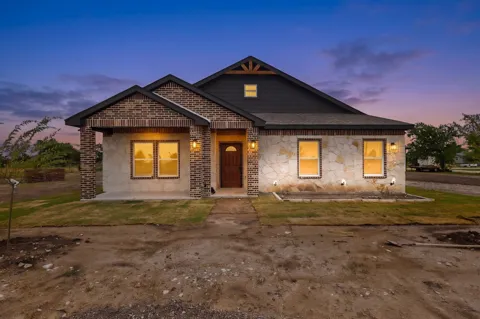 749 J L DRIVE
