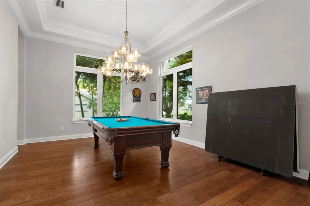 4905 W SPRING LAKE DRIVE Tampa, FL 33629