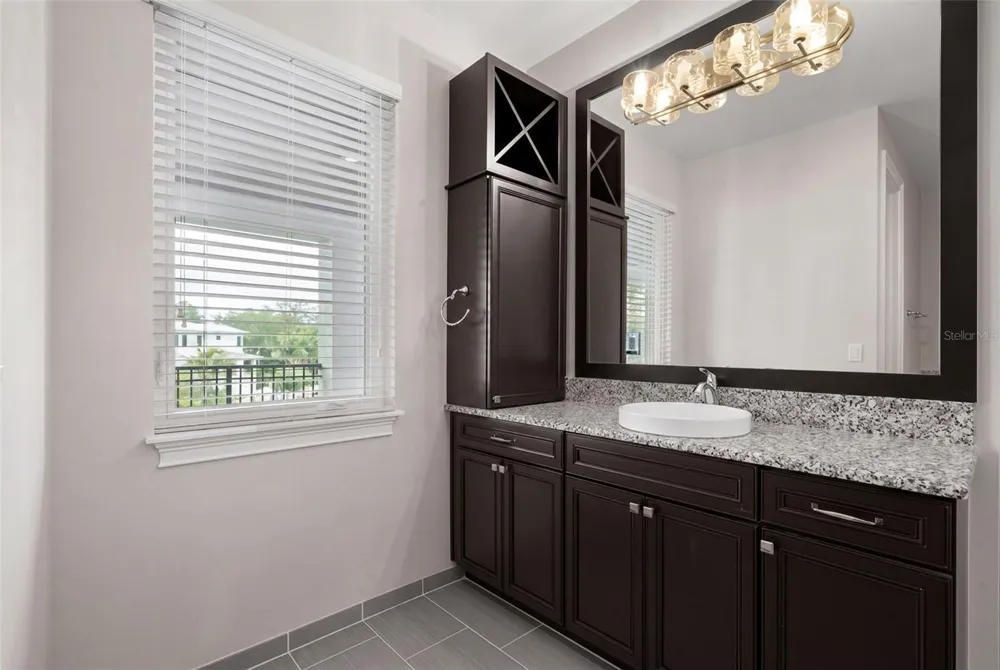 4905 W SPRING LAKE DRIVE Tampa, FL 33629