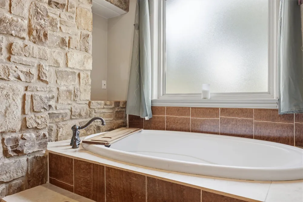 4366 Royal Street Salado, TX 76571