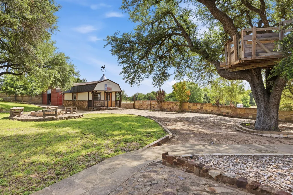 4366 Royal Street Salado, TX 76571