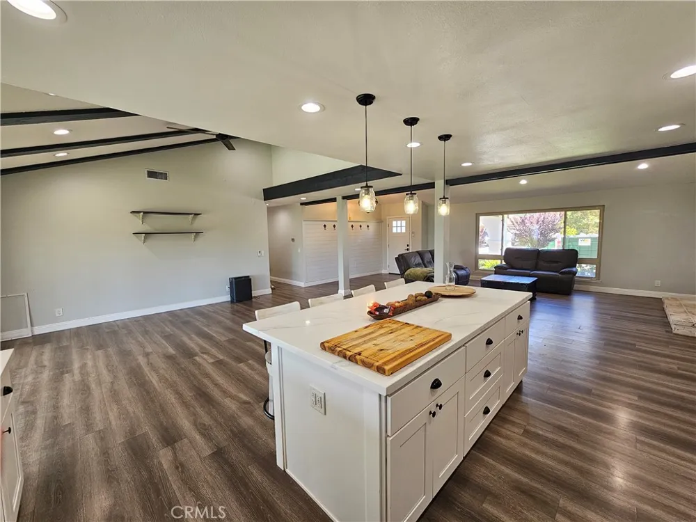 4722 Summit Simi Valley, CA 93063