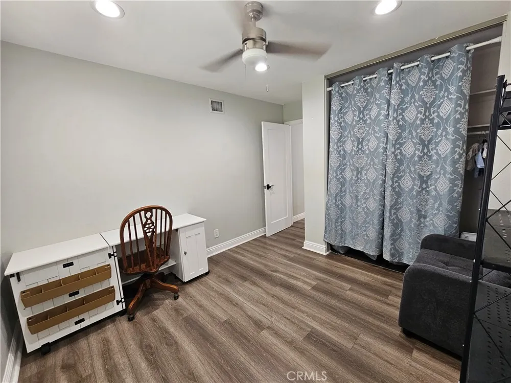 4722 Summit Simi Valley, CA 93063