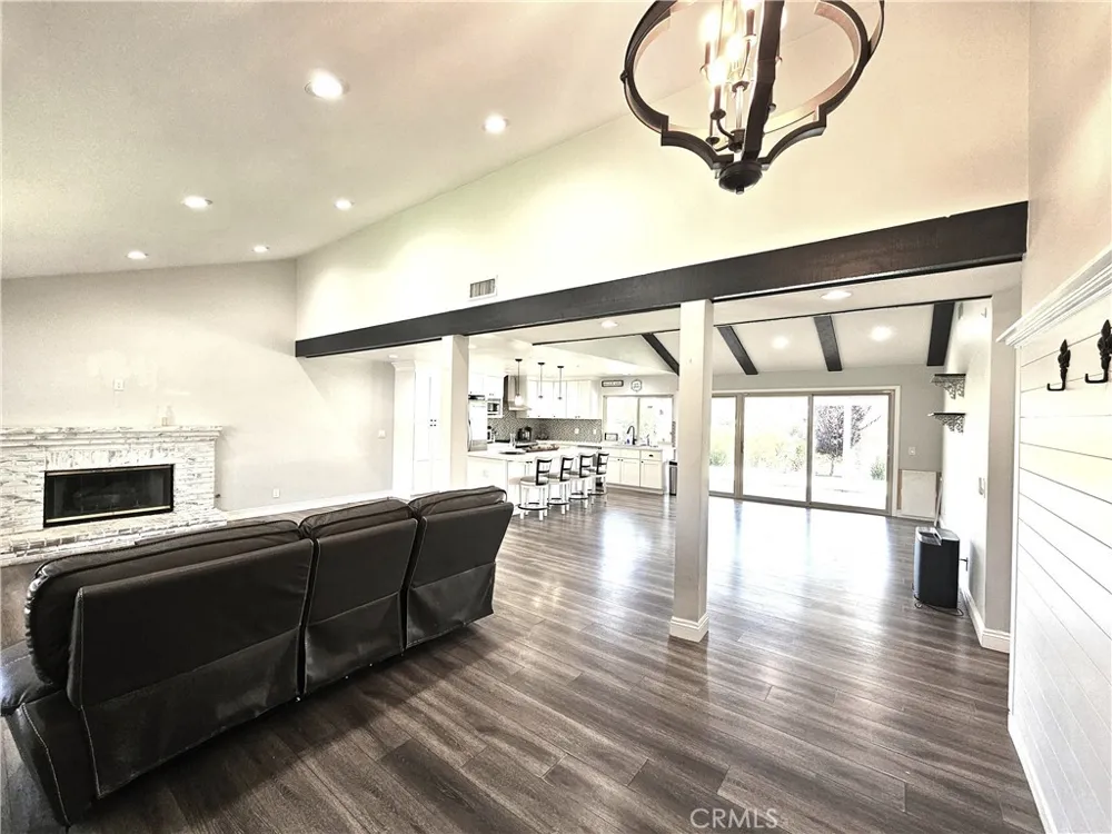 4722 Summit Simi Valley, CA 93063