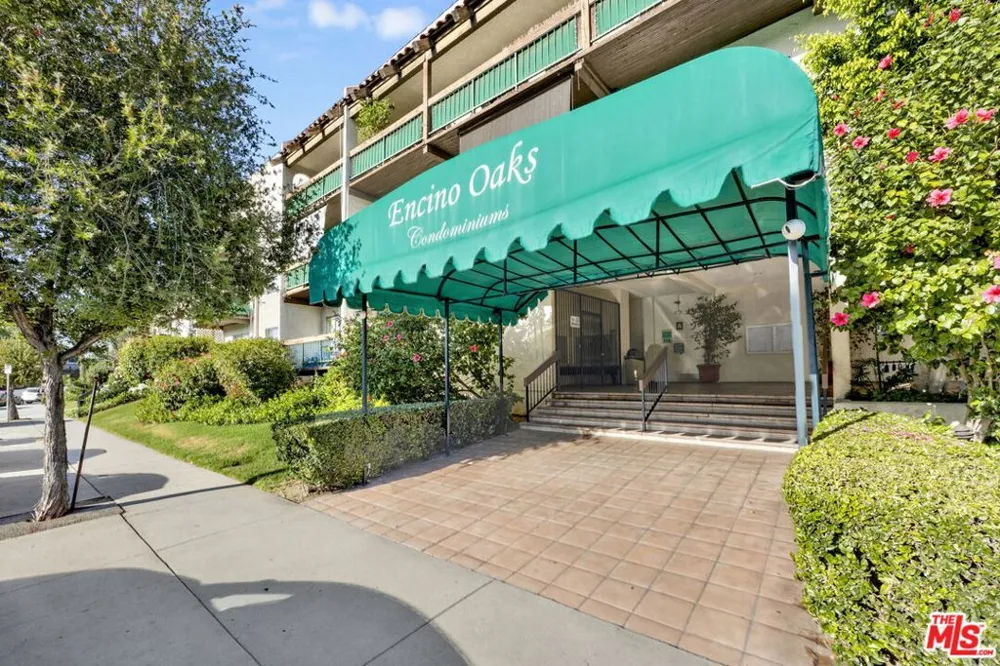 5460 White Oak Avenue #G305 Encino, CA 91316