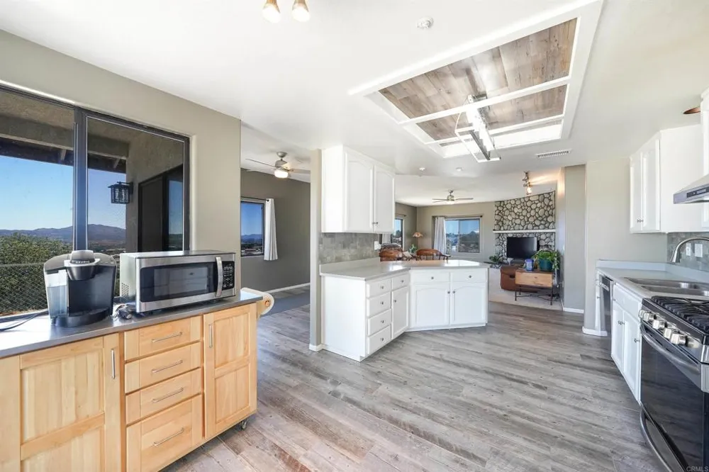 39230 Opalocka Boulevard, CA 91905