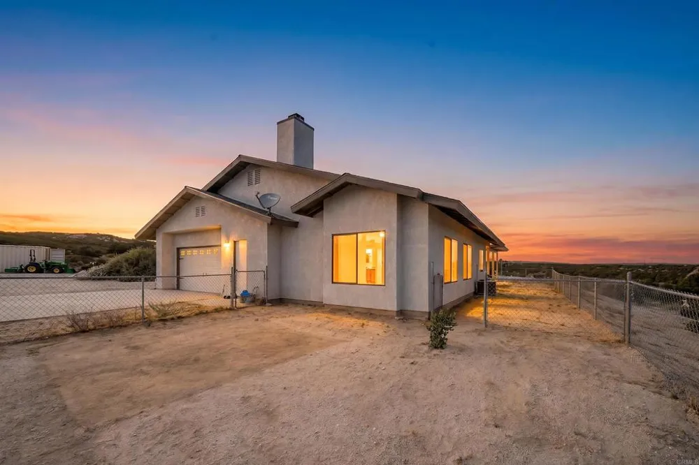 39230 Opalocka Boulevard, CA 91905