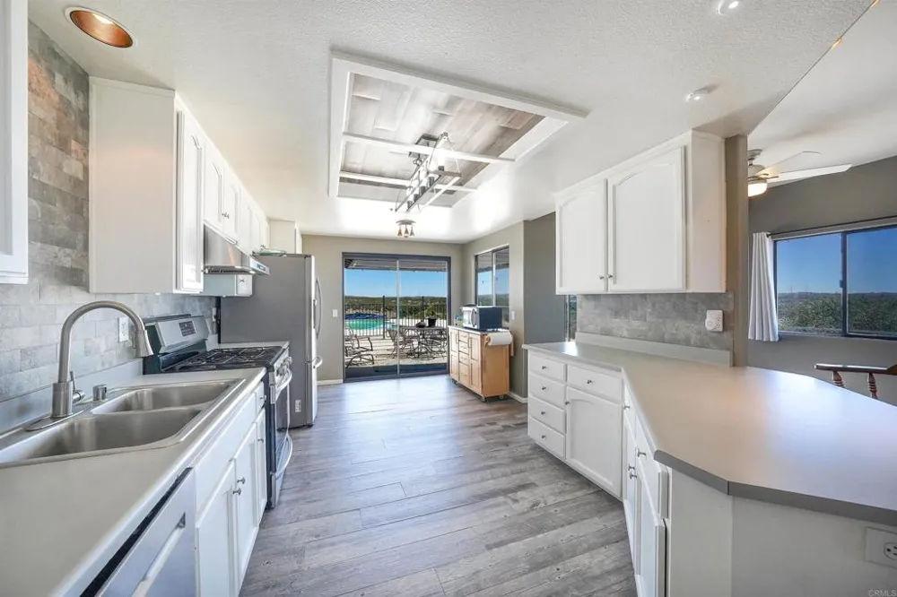 39230 Opalocka Boulevard, CA 91905