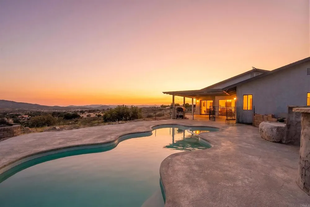 39230 Opalocka Boulevard, CA 91905