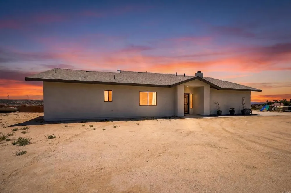 39230 Opalocka Boulevard, CA 91905