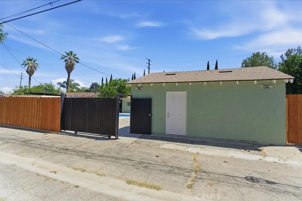20247 Parthenia Winnetka, CA 91306