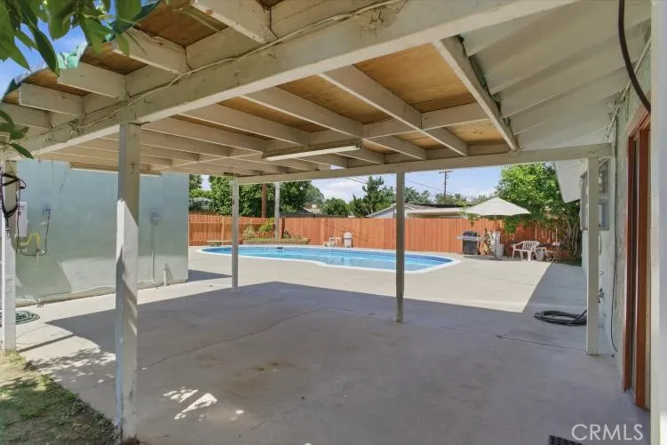 20247 Parthenia Winnetka, CA 91306