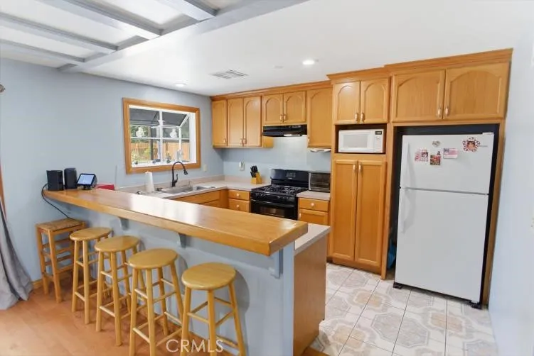 20247 Parthenia Winnetka, CA 91306