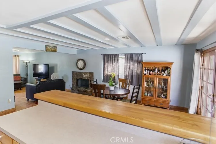 20247 Parthenia Winnetka, CA 91306