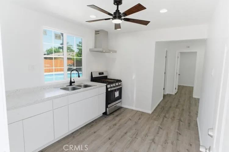20247 Parthenia Winnetka, CA 91306