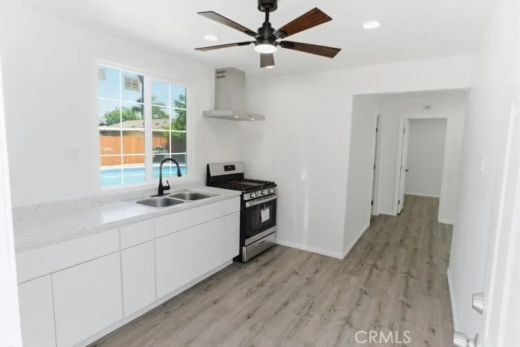 20247 Parthenia Winnetka, CA 91306