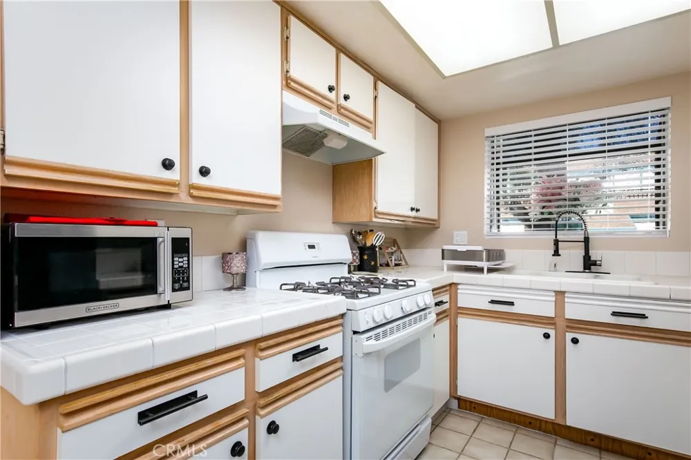 44514 15th #E7 Lancaster, CA 93535